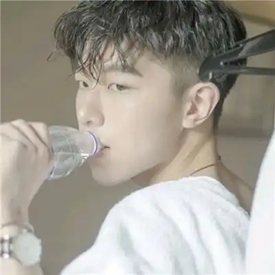 帅气小哥哥头像高清图片分享太容易动情就活该夜夜哭