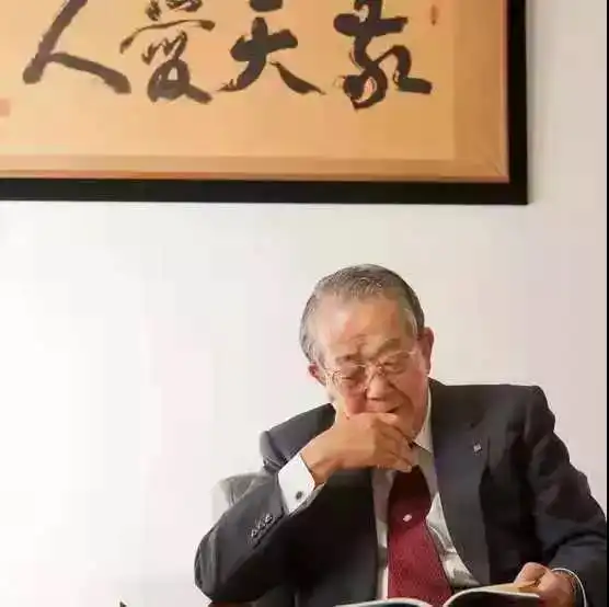 稻盛和夫每时每刻百米冲刺般的劲头去经营企业,你就能成功