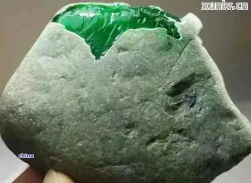 翡翠是山石好还是水石好,翡翠山石与水石,哪种更好