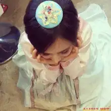 少女时代朴信惠韩星过中秋穿韩服卖萌送祝福