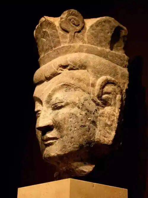内外勾结1.4万大洋卖掉了龙门石窟1400年的国宝文物