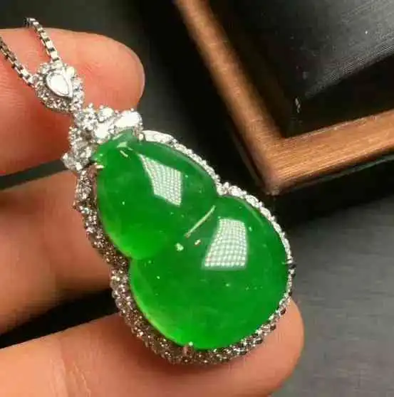 翡翠吊坠佩戴多少克为宜最合适的重量分析