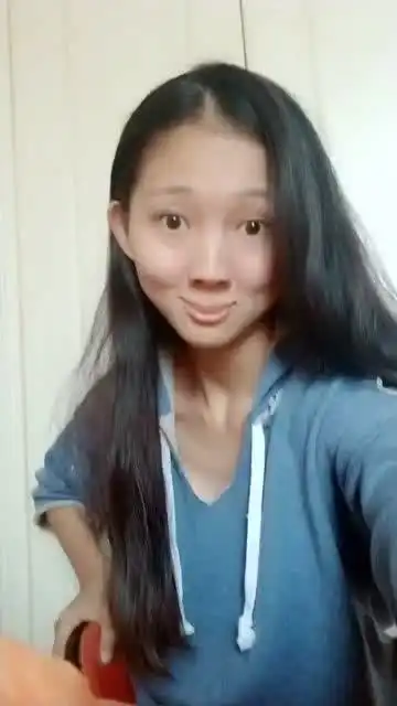 妹子你这表情管理崩溃了吗没眼看啊