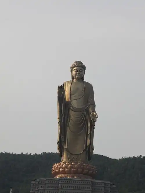 中国耗资12亿建造中原大佛,却来了一群吸血鬼,让游客寒心