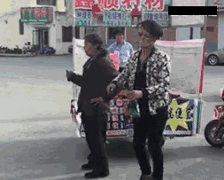 每日一笑自从加了这套装置,出门就再也不怕撞车了