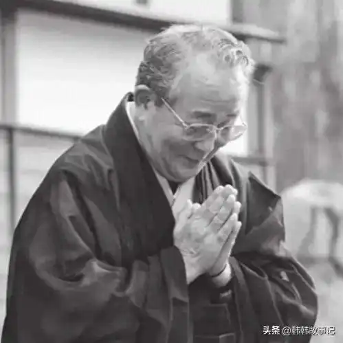 稻盛和夫靠自己爬起来的人,表面都非常客气和善