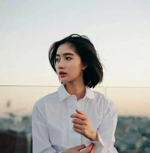 男人深爱女人时,会有4个很直接的行为,不爱的男人根本做不到