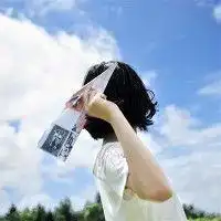 有什么好看的意境美图吗要女生的很明媚的那种