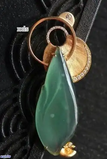 翡翠随形挂件解读自然之美与文化寓意