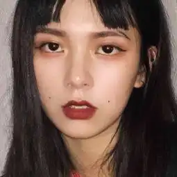 请问有人认识这个网红吗有没有微博