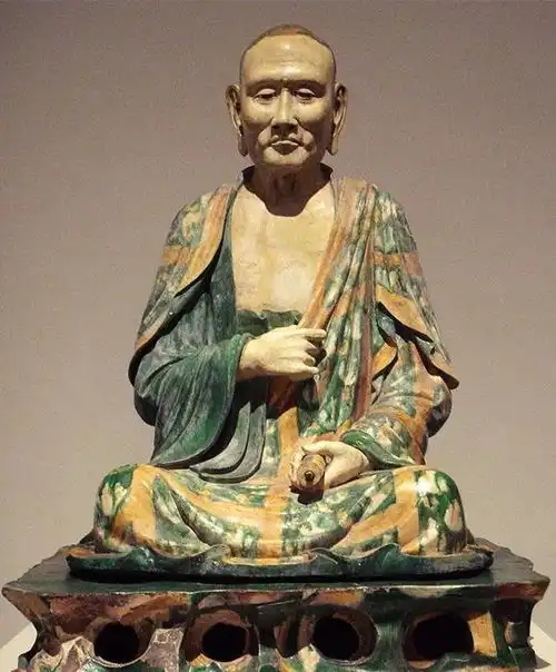 谁知道这些精美的佛像现在流失在哪里