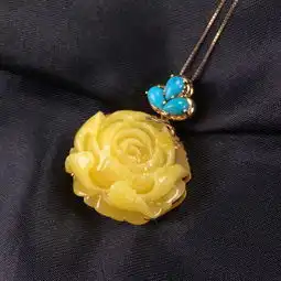 18k金镶天然蜜蜡吊坠
