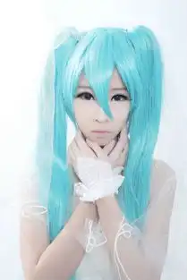 宅男的梦中情人女神初音未来婚纱cos欣赏