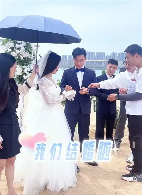 李若彤突然披婚纱对方小16岁酷似刘德华,曾苦恋富商10年陷抑郁